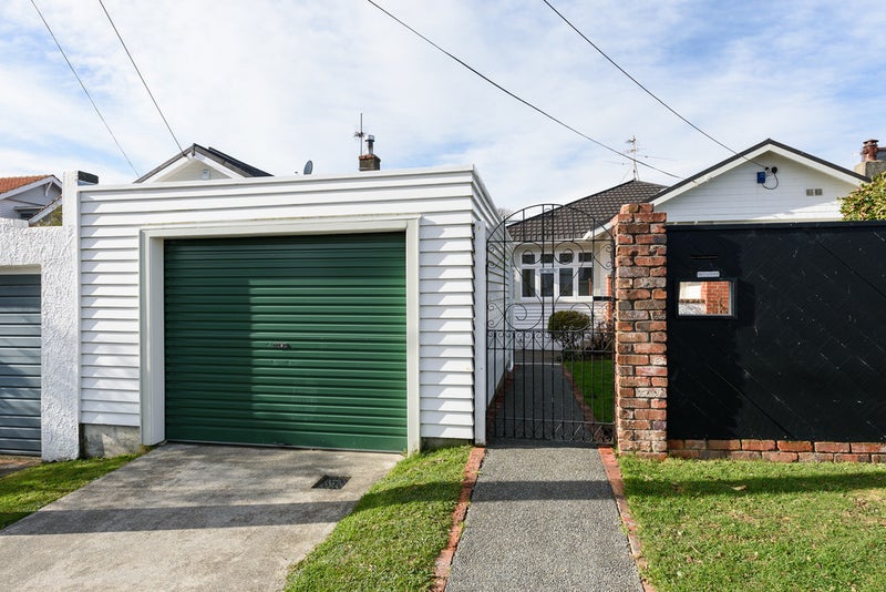 20 Reading Street, Karori, Wellington - Carousel 20