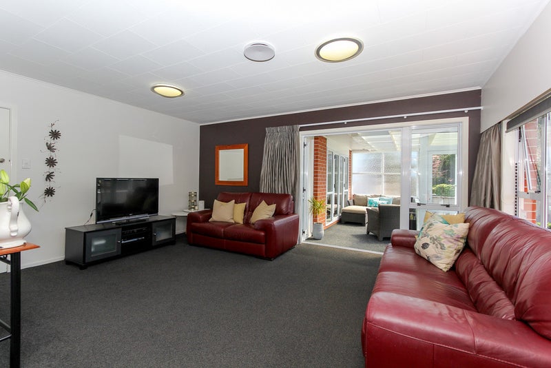 13 Durham Avenue, Welbourn, New Plymouth - Carousel 2
