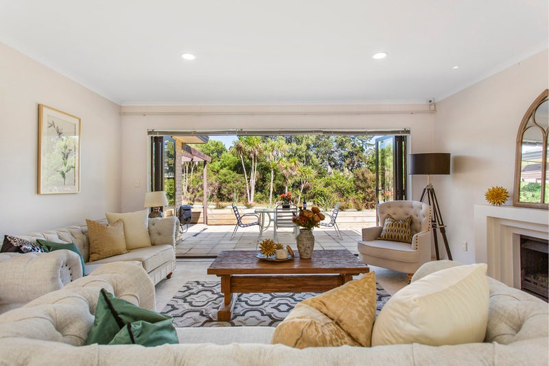 12 Kalgan Place, Burswood, Auckland - Carousel 1