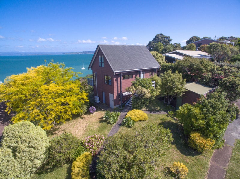 4 Kennedy Point Road, Surfdale, Waiheke Island - Carousel 2