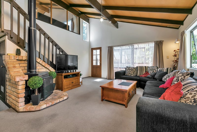 17 Holyoake Place, Chatswood, Auckland - Carousel 1