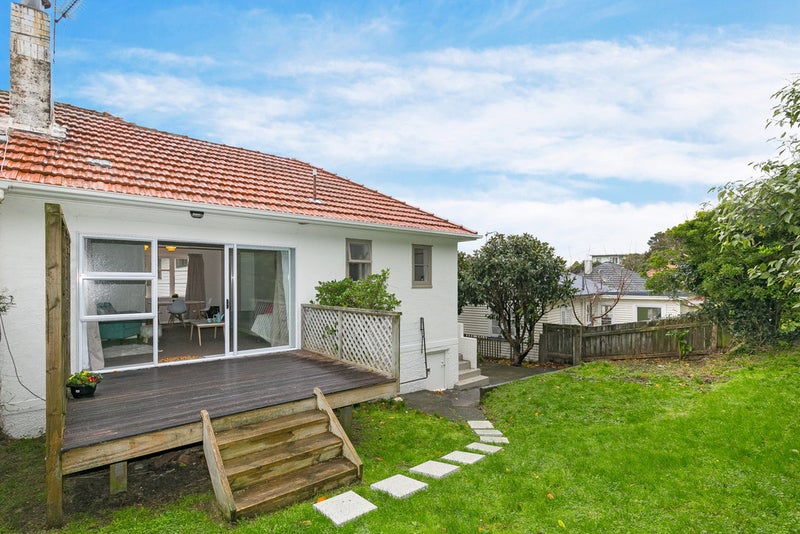 127 Onslow Road, Khandallah, Wellington - Carousel 2