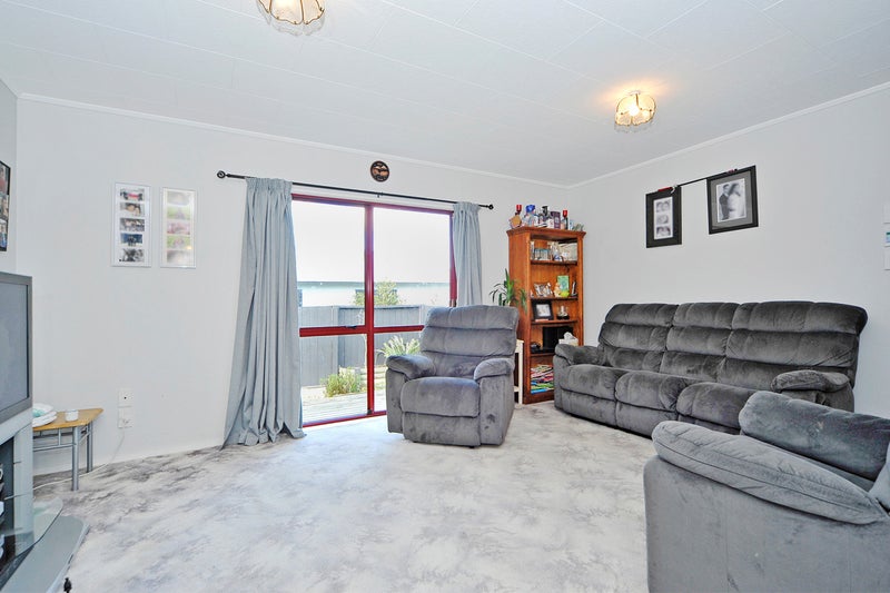 17A Dahlstrom Grove, Kelvin Grove, Palmerston North - Carousel 2