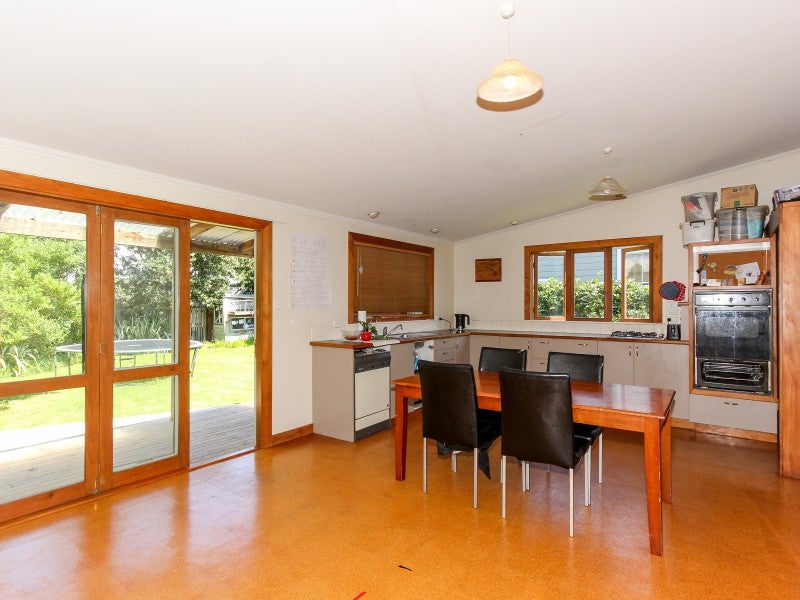 8 Kingwell Street, Moturoa, New Plymouth - Carousel 2