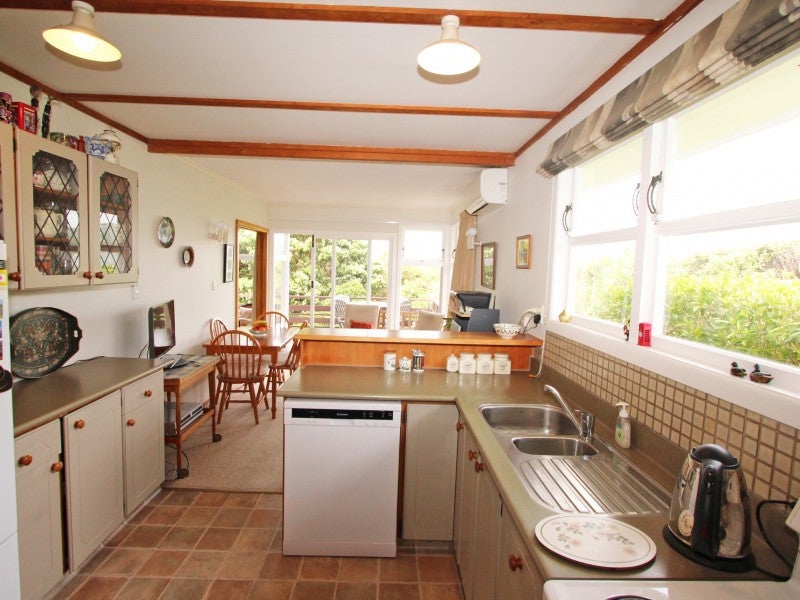 26 Annan Grove, Papakowhai, Porirua - Carousel 2