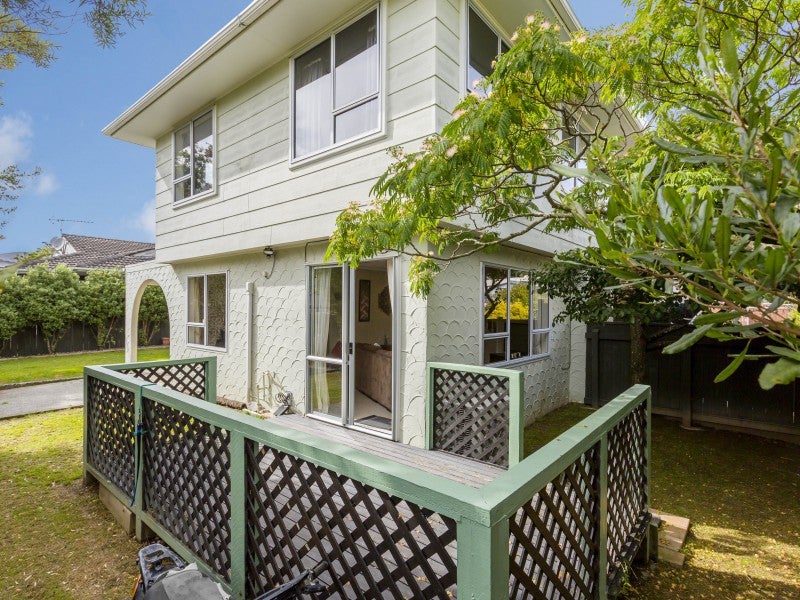 50 Gemstone Drive, Birchville, Upper Hutt - Carousel 1