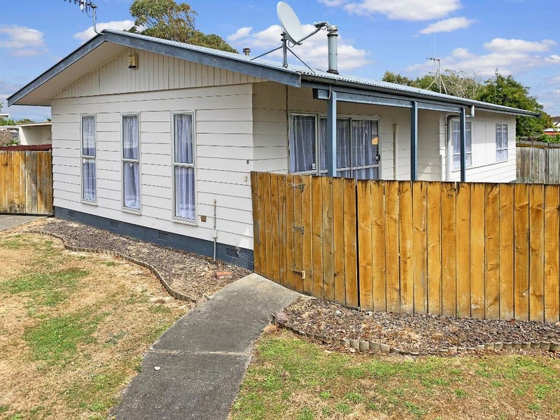 8 Bendigo Street, Cloverlea, Palmerston North - Carousel 1