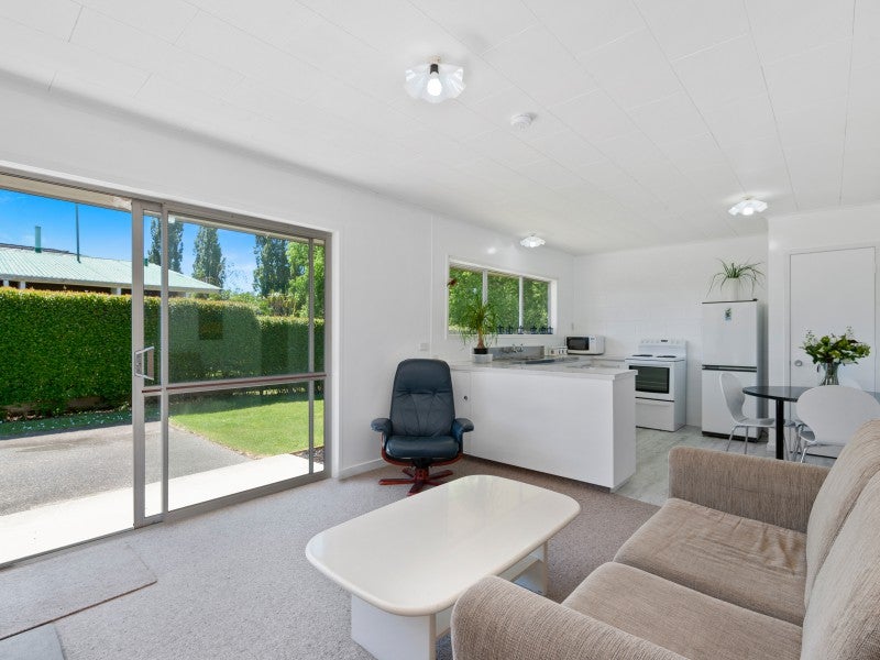 2//21 Kinloch Road, Kinloch, Taupo - Carousel 2