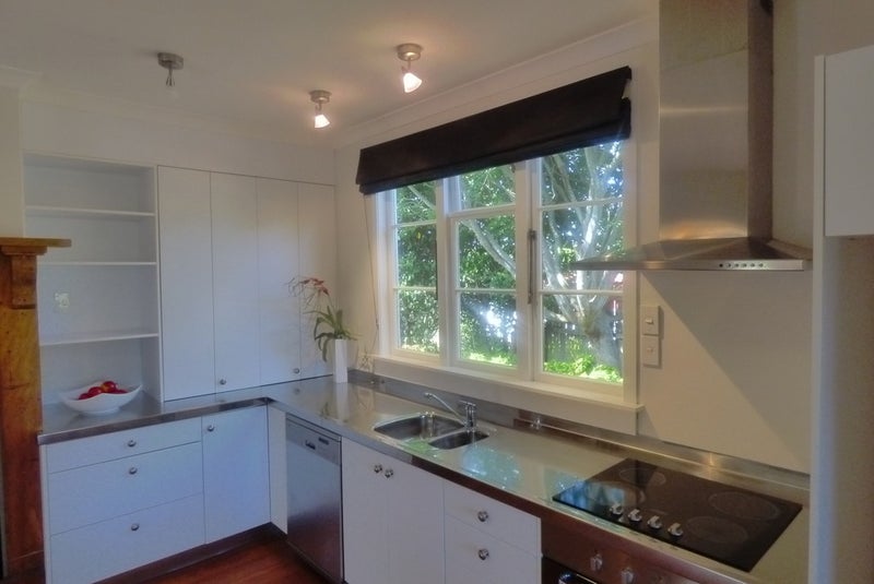 8 Junction Street, Welbourn, New Plymouth - Carousel 18