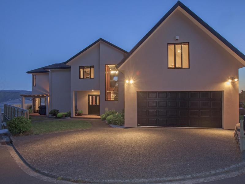 40 Arahiwi Grove, Tirohanga, Lower Hutt - Carousel 2