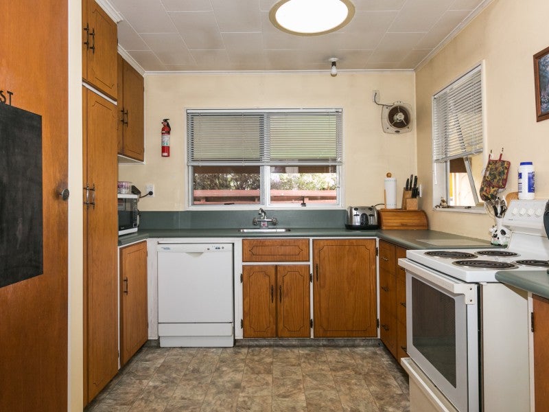 4 Robinson Crescent, Tamatea, Napier - Carousel 2