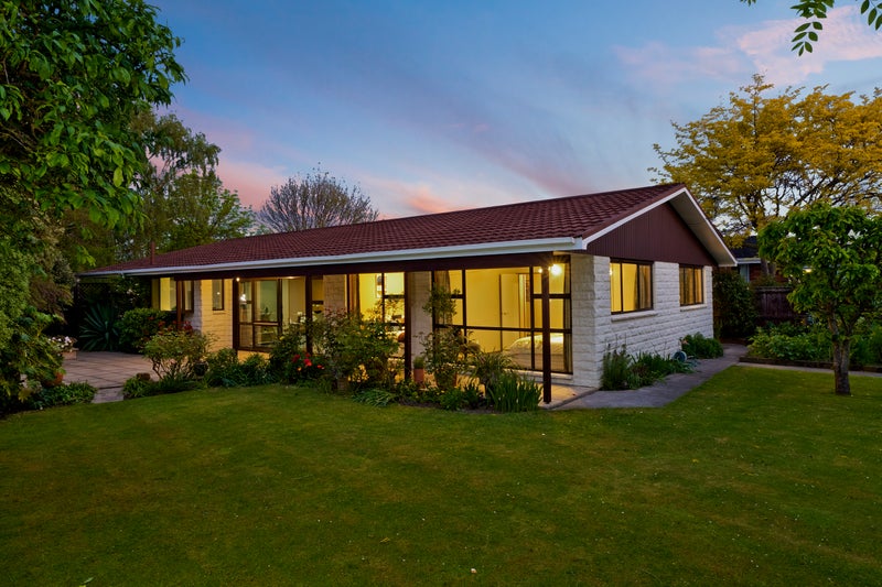 12 Heaphy Place, Casebrook, Christchurch - Carousel 1