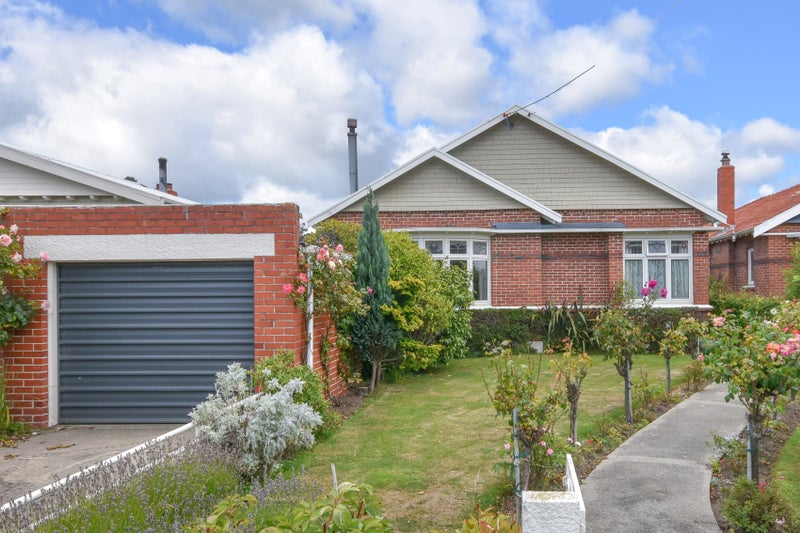 374 Bay View Road, Saint Clair, Dunedin - Carousel 1