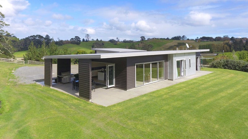 1513A East Coast Road, Albany - Carousel 1