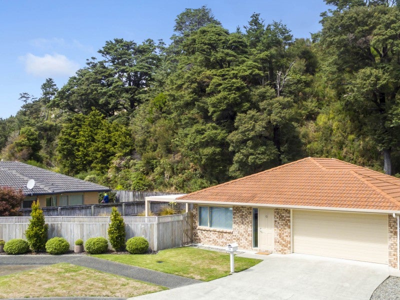 33 Evergreen Crescent, Trentham, Upper Hutt - Carousel 21