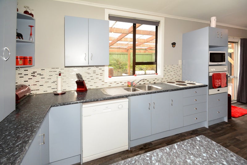 2A Neill Street, Green Island, Dunedin - Carousel 2