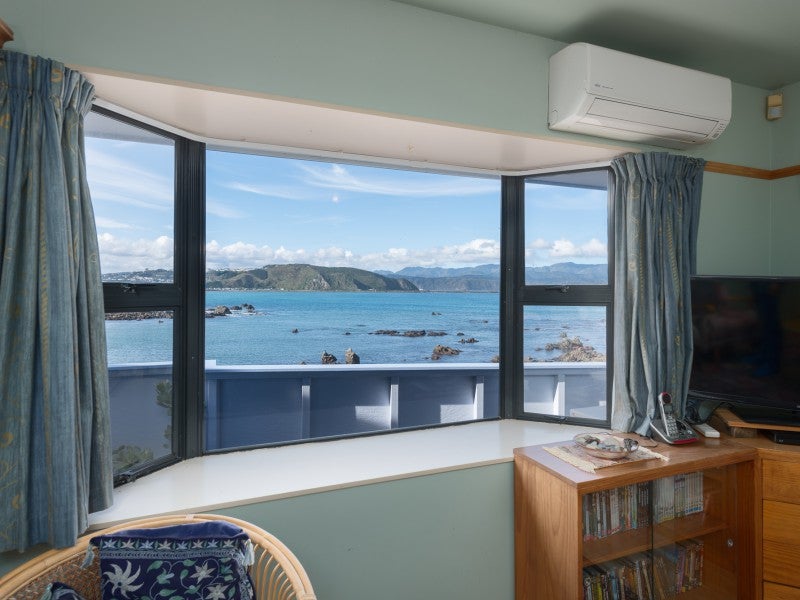 3/422 Queens Drive, Lyall Bay, Wellington - Carousel 2