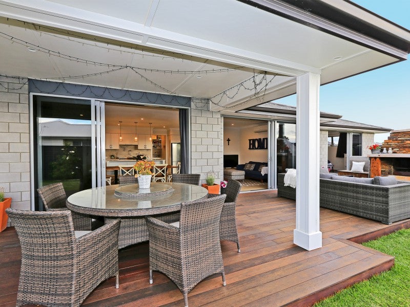 26 Clydesdale WAY, Frimley, Hastings - Carousel 2