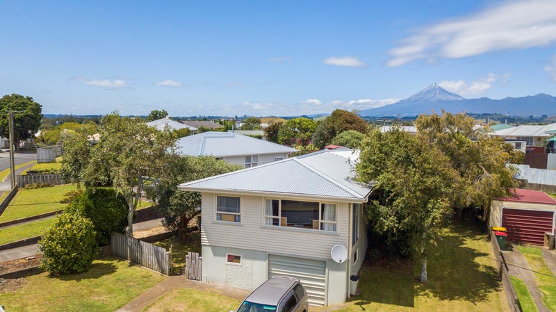 6 Clearmont Crescent, Blagdon, New Plymouth - Carousel 1