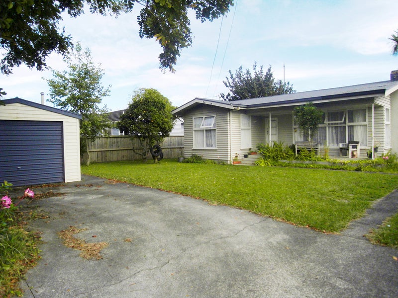 6 Bolmuir Road, Forest Lake, Hamilton - Carousel 1