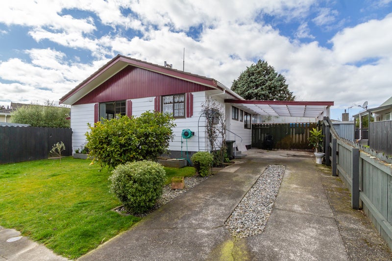 1/5 Amber Grove, Birchville, Upper Hutt - Carousel 16