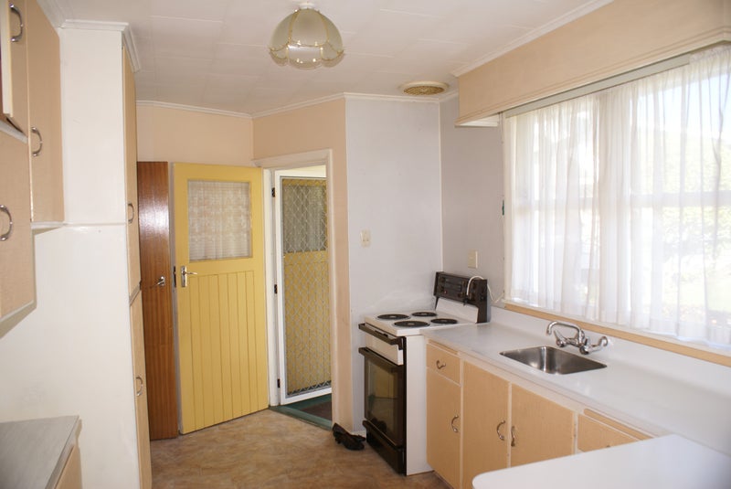 2 Oxford Road, Springvale, Whanganui - Carousel 2