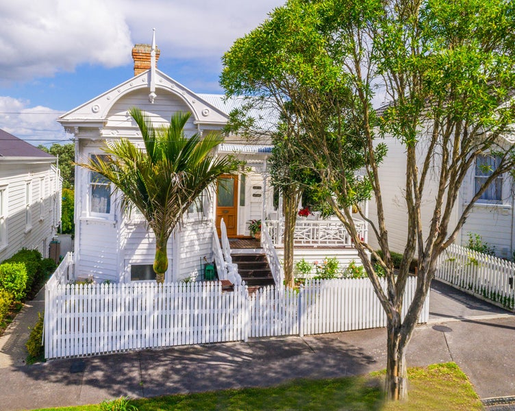 17 Chamberlain Street, Grey Lynn, Auckland - Carousel 2
