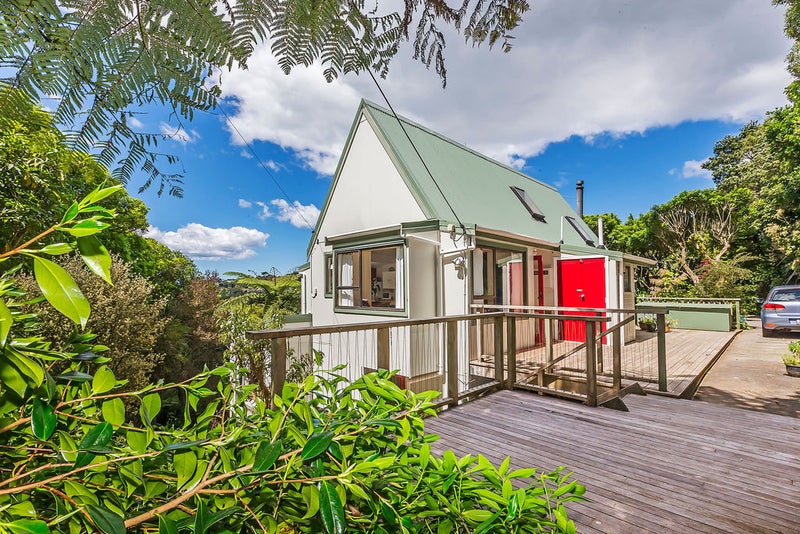 3D Armitage St, Ngaio, Wellington - Carousel 1