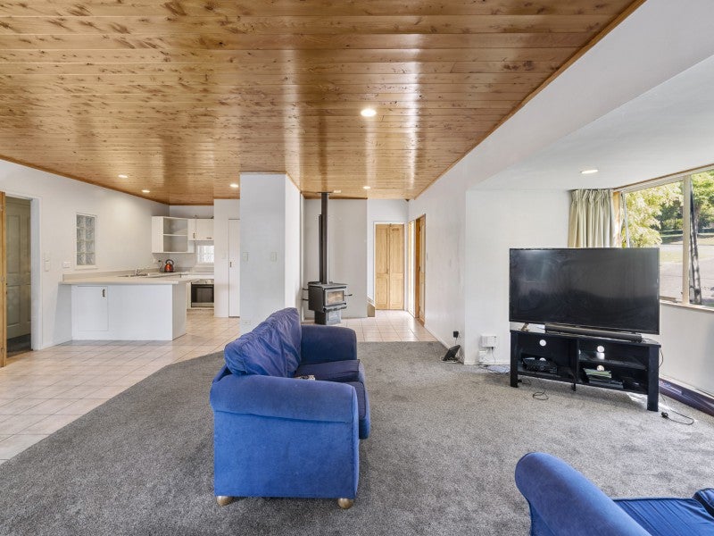 16 Fairley Road, Lynmore, Rotorua - Carousel 1