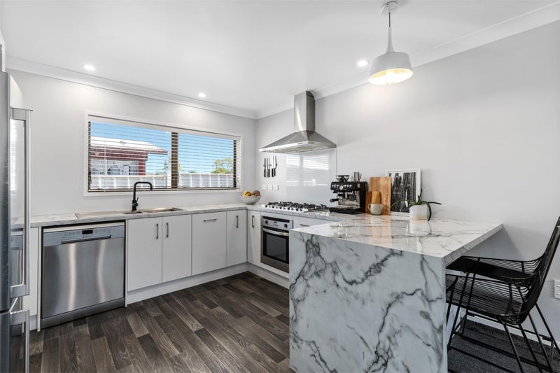 24 Lachlan Drive, Dinsdale, Hamilton - Carousel 2