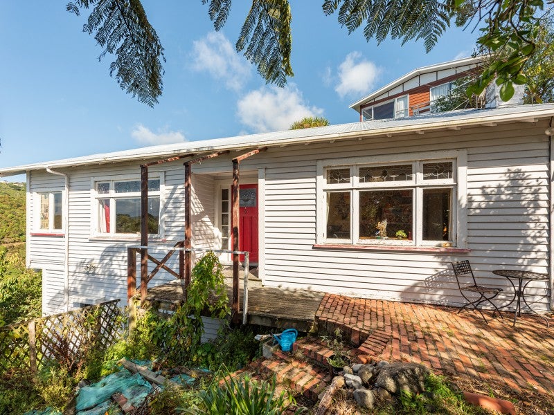 48 Mount Pleasant Road, Aro Valley, Wellington - Carousel 1