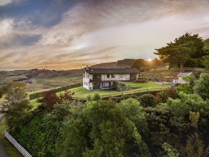 140 Seafield Road, Eskdale - Carousel 1