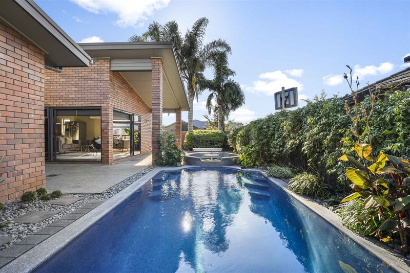 32 Somerton Drive, Huntington, Hamilton - Carousel 2