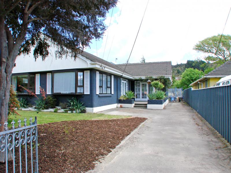 246 Stokes Valley Road, Stokes Valley, Lower Hutt - Carousel 1
