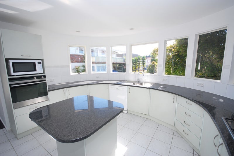 2/42 Holland Road, Fairfield, Hamilton - Carousel 2
