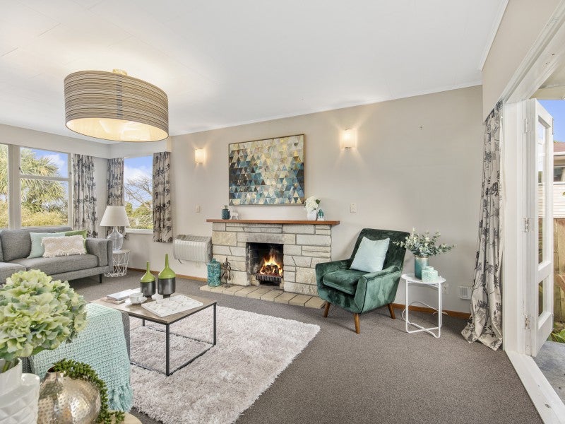 318 Maungaraki Road, Maungaraki, Lower Hutt - Carousel 1