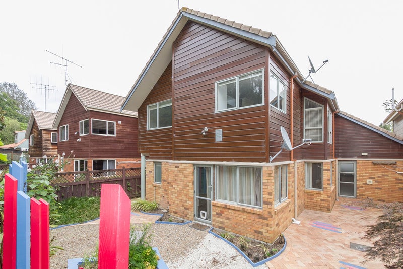 72 Memorial Drive, Hamilton East, Hamilton - Carousel 2