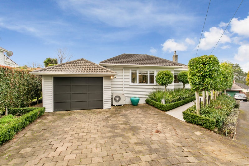 12 August Place, Greenlane, Auckland - Carousel 1