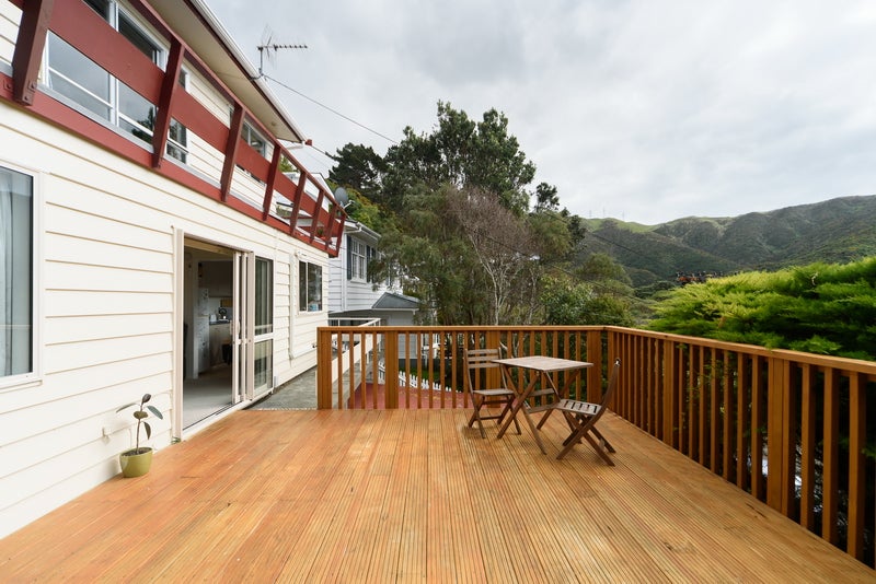11A Doris Gordon Crescent, Crofton Downs, Wellington - Carousel 1