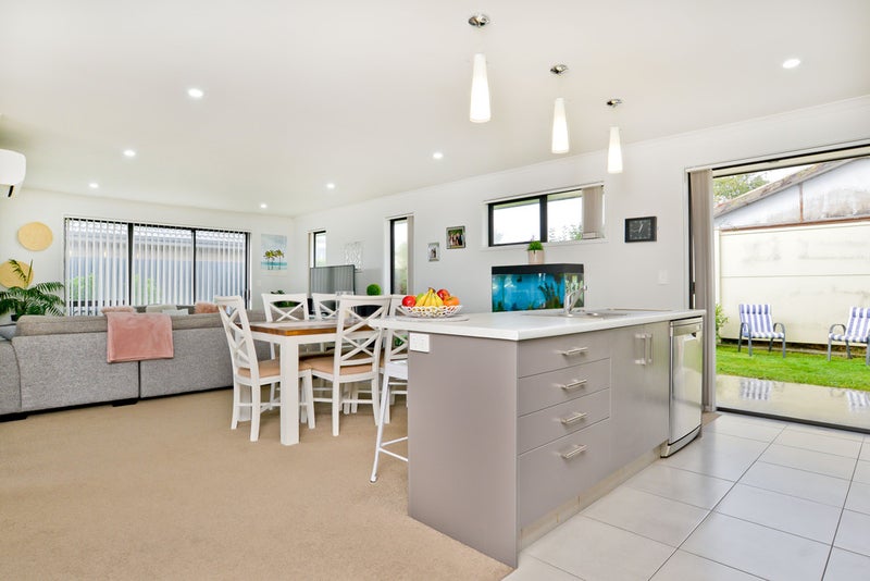 11 Astor Avenue, Dinsdale, Hamilton - Carousel 1