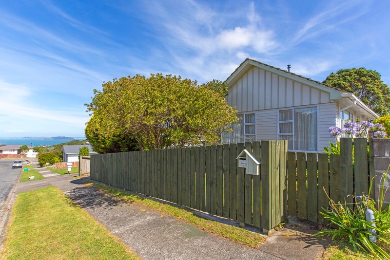4 Wattle Grove, Maungaraki, Lower Hutt - Carousel 17