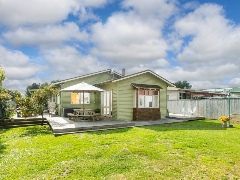 92 Kiwi Road, Point Chevalier, Auckland - Carousel 2