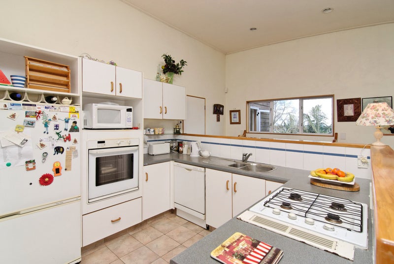 81A Frederick Street, Hillsborough, Auckland - Carousel 14