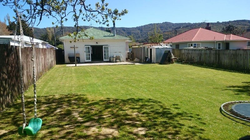151 Main Road, Wainuiomata, Lower Hutt - Carousel 1