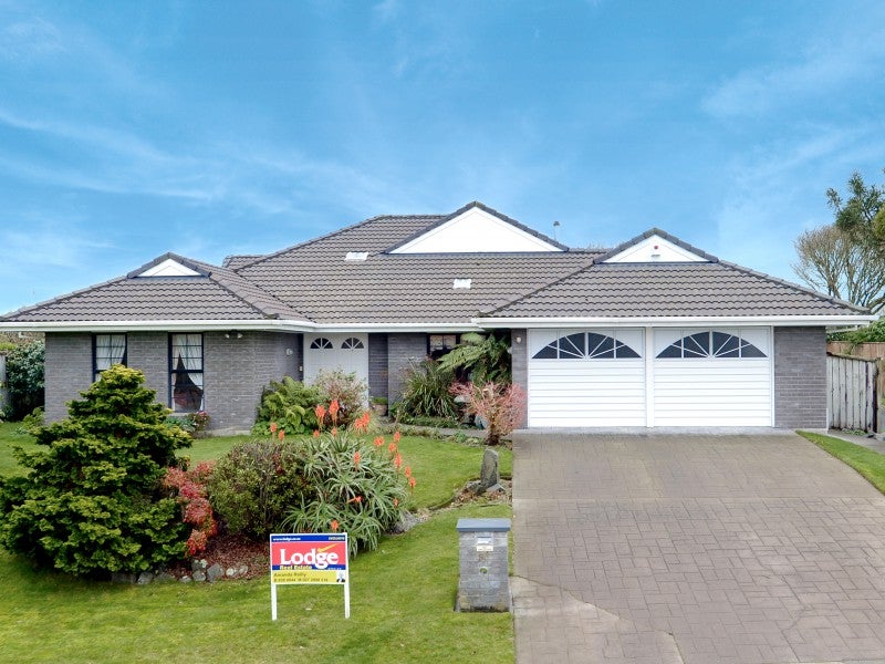 35 Harrowfield Drive, Harrowfield, Hamilton - Carousel 1