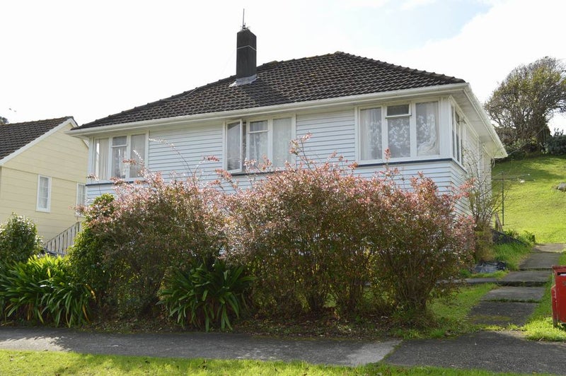 57 Mungavin Avenue, Ranui, Porirua - Carousel 1