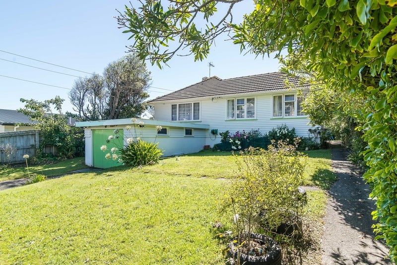 14 Kotuku Street, Elsdon, Porirua - Carousel 1
