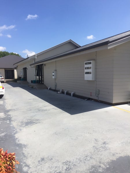 4/21 Vialou Street, Hamilton Central, Hamilton - Carousel 1