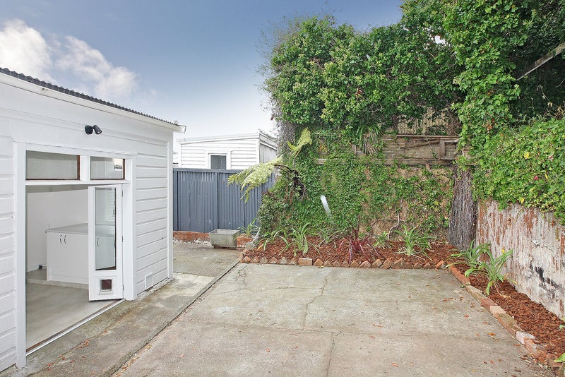 1 Kenwyn Terrace, Newtown, Wellington - Carousel 2
