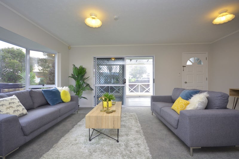 19B Leven Lane, Totara Heights, Auckland - Carousel 1